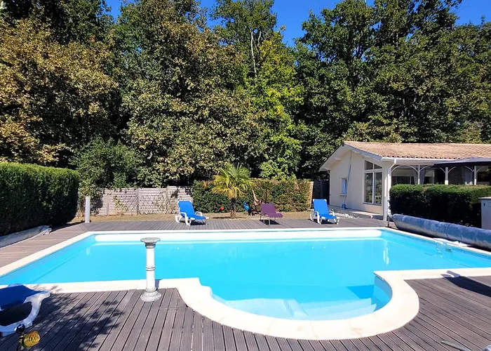 Les Murmures De La Vigne Avensan